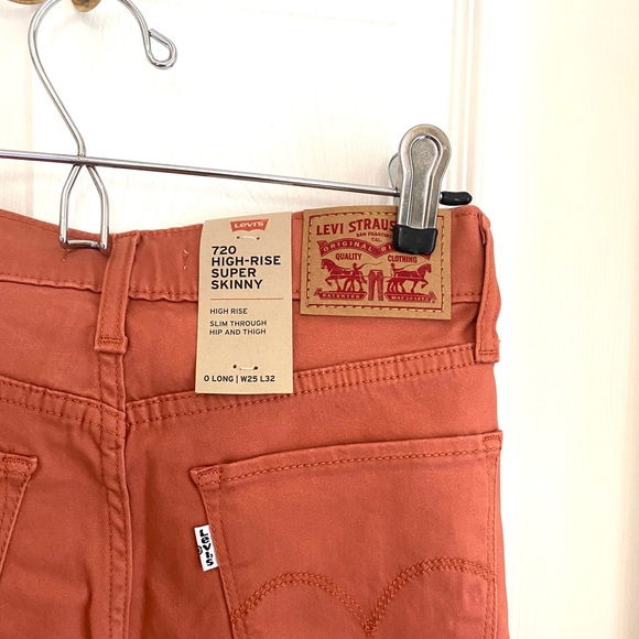 NWT Levi’s High Rise Jeans - Picture 6 of 6